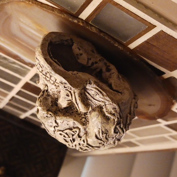 Resin Red Eye Skull-$5 add on - Picture 6 of 6